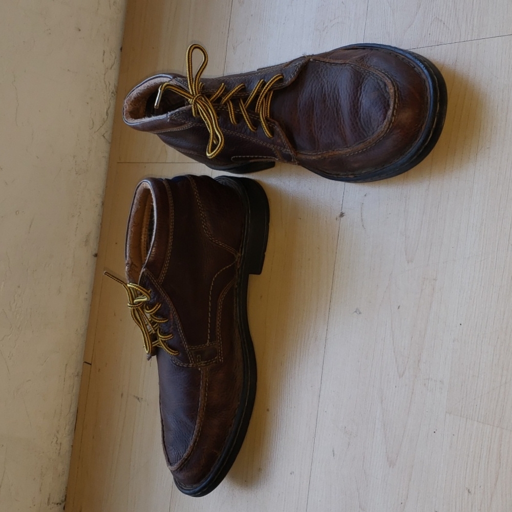 Clarks mens leather shoe size 10.5